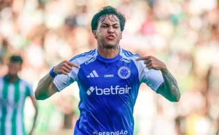 Vice-presidente do Cruzeiro critica oferta do Flamengo por Kaio Jorge: “Não venderemos ninguém a qualquer custo” Vice-presidente do Cruzeiro critica oferta do Flamengo por Kaio Jorge: “Não venderemos ninguém a qualquer custo”