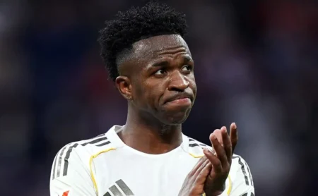 Vini Jr. enfrenta críticas e má fase no Real Madrid, com detonada atuação na mídia espanhola Vini Jr. enfrenta críticas e má fase no Real Madrid, com detonada atuação na mídia espanhola
