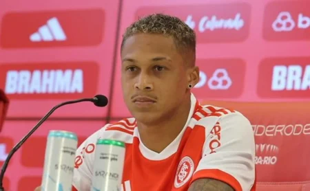 Vitinho pode cancelar pré-contrato com o Santos após pressão do Internacional