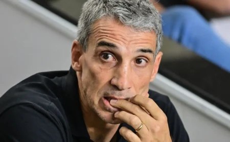 Vojvoda confirma negociação e revela bastidores da possível saída de Souza do Santos