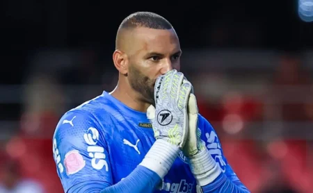 Weverton, goleiro do Palmeiras, tem contrato encerrando e Leila Pereira planeja renovação até 2027