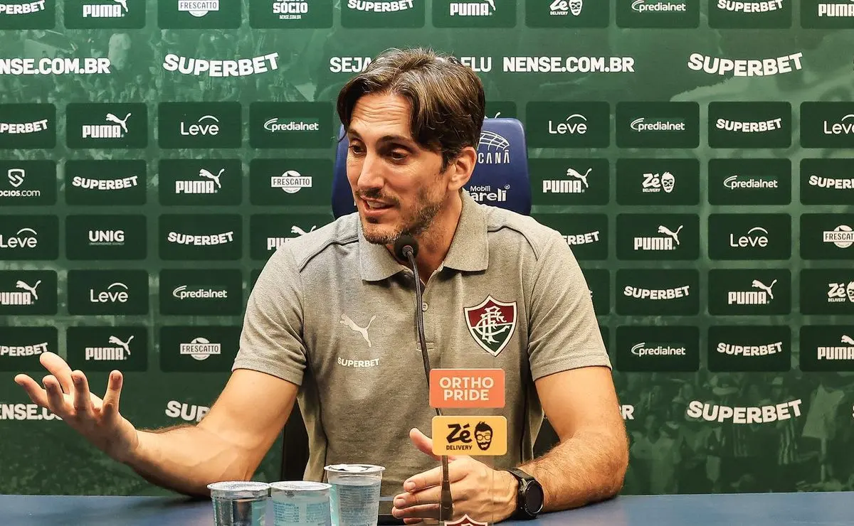 Zubeldía analisa Fluminense x Grêmio e faz avaliação sincera sobre o elenco de Luís Castro Zubeldía analisa Fluminense x Grêmio e faz avaliação sincera sobre o elenco de Luís Castro