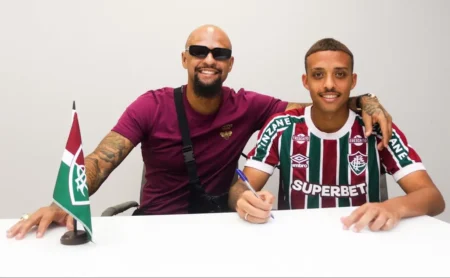 Zubeldía promove Davi, filho de Felipe Melo, ao elenco profissional do Fluminense