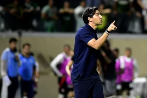 Abel elogia o Palmeiras após goleada e ressalta: "Não se constrói equipe competitiva com ansiedade"