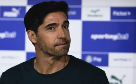 Abel Ferreira cita São Paulo novamente e provoca: “Viram como eles jogaram”