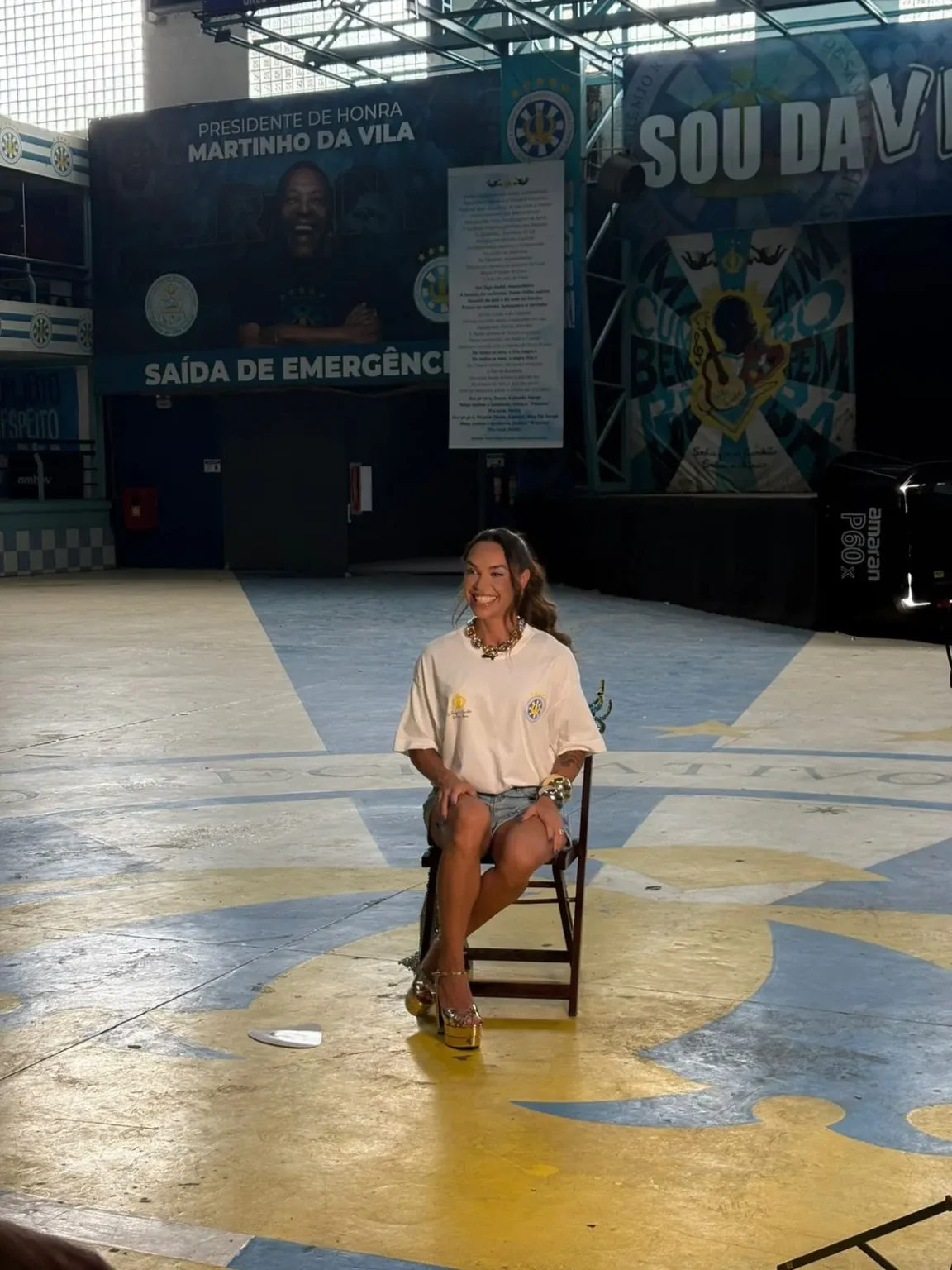 Ainê Coutinho, musa da Vila Isabel, faz estreia na Sapucaí e recebe apoio de torcedores do Vasco Ainê Coutinho, musa da Vila Isabel, faz estreia na Sapucaí e recebe apoio de torcedores do Vasco