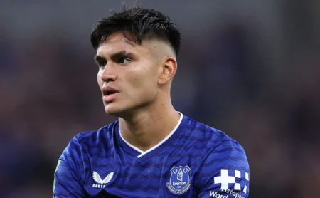 Alcaraz: situação é exposta na Inglaterra e problema vem à tona Alcaraz: situação é exposta na Inglaterra e problema vem à tona