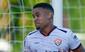 Alejandro quebra o silêncio no Internacional e revela por que não rendeu o esperado na Rússia