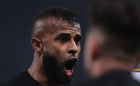 Alex Santana não será reintegrado ao Corinthians, que avalia propostas pelo volante Alex Santana não será reintegrado ao Corinthians, que avalia propostas pelo volante