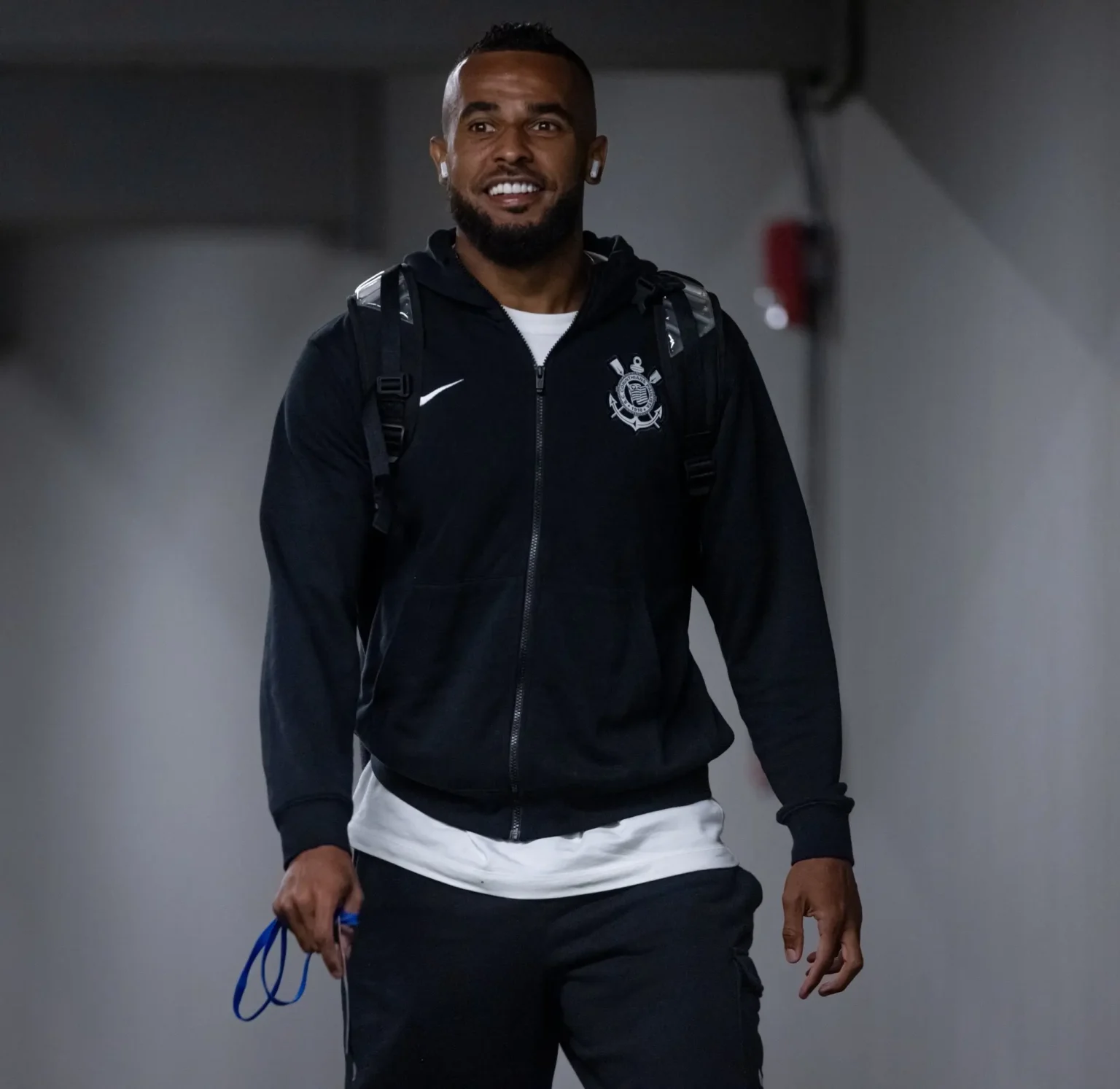 Alex Santana e Renato: um mês de afastamento no Corinthians Alex Santana e Renato: um mês de afastamento no Corinthians