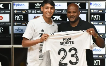 Alexis Duarte: Santos avalia empréstimo após recusa em jogar com Messi Alexis Duarte: Santos avalia empréstimo após recusa em jogar com Messi