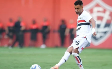 Alisson busca quitar dívida com o São Paulo, mas Corinthians desiste e acordo é interrompido Alisson busca quitar dívida com o São Paulo, mas Corinthians desiste e acordo é interrompido