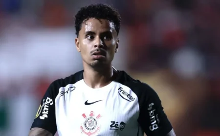 Allan anuncia saída do Flamengo e ida para o Corinthians: Não hesitei Allan anuncia saída do Flamengo e ida para o Corinthians: "Não hesitei"