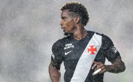Allan Stag critica atitude de Diniz e cobra o Vasco após lesão de Thiago Mendes
