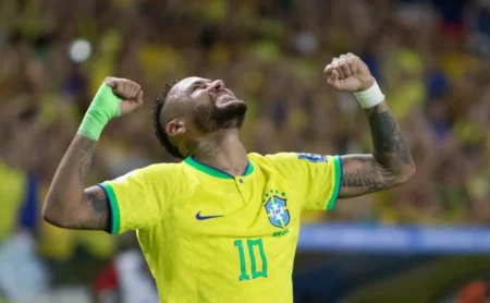 Ancelotti avalia opções para substituir Neymar na Copa do Mundo Ancelotti avalia opções para substituir Neymar na Copa do Mundo