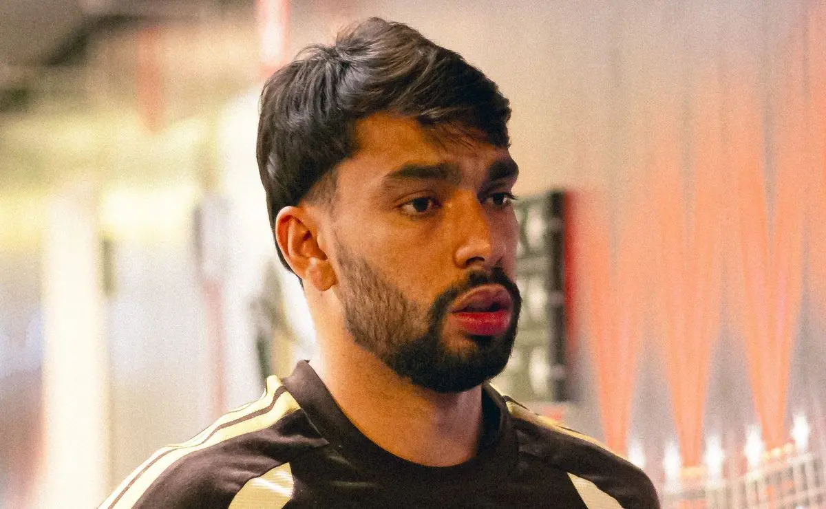 Ancelotti inclui Paquetá e Alex Sandro em pré-lista e decisão gera reação na torcida do Flamengo: “É sacanagem” Ancelotti inclui Paquetá e Alex Sandro em pré-lista e decisão gera reação na torcida do Flamengo: “É sacanagem”