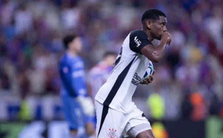 André Luiz em ascensão no Corinthians e possível reforço de Dorival na Supercopa