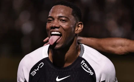 André recebe elogios da Fiel no primeiro tempo de Novorizontino x Corinthians pelo Paulistão: "Joga muito"
