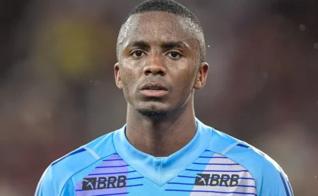 Andrew é vaiado em Botafogo x Flamengo pelas quartas de final do Cariocão; veja o vídeo Andrew é vaiado em Botafogo x Flamengo pelas quartas de final do Cariocão; veja o vídeo