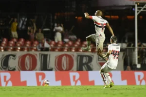 Análise: Lucas embala São Paulo na virada no segundo tempo