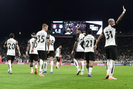 Análise: Vitória corintiana demonstra potencial de Dorival com jovens da base