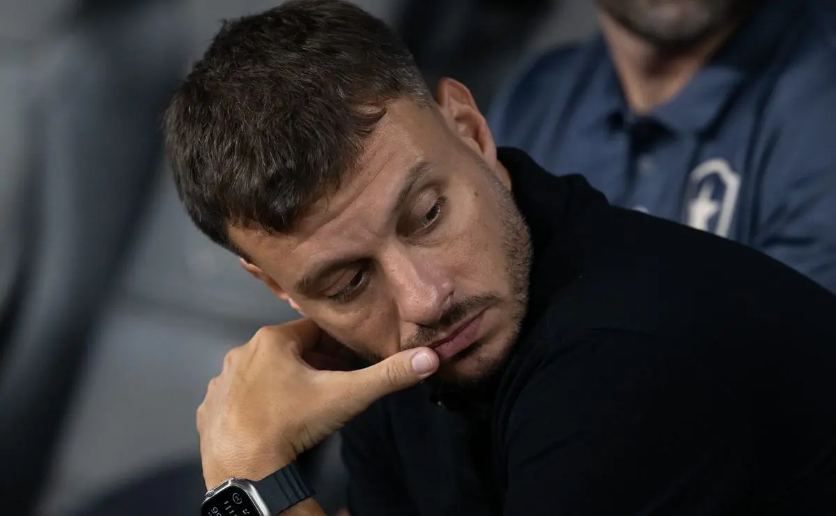 Anselmi alerta sobre a cautela do Botafogo com o retorno de Joaquín Corrêa: “Só volta quando estiver 200%” Anselmi alerta sobre a cautela do Botafogo com o retorno de Joaquín Corrêa: “Só volta quando estiver 200%”