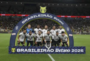 Anselmi informa que parte do elenco passará uma semana na altitude para enfrentar o Nacional Potosí pelo Botafogo.