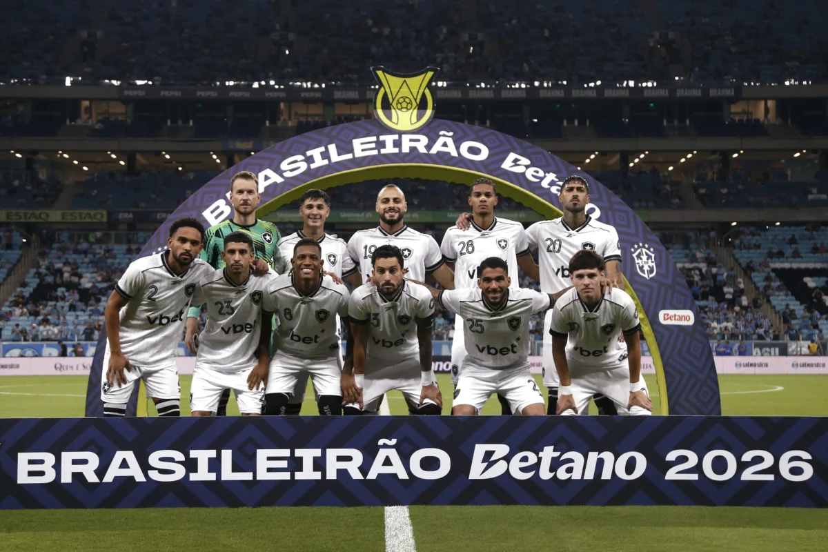 Anselmi testa time titular em busca da primeira vitória em clássicos pelo Botafogo