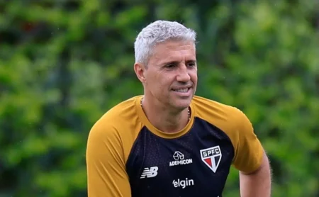 Arboleda perde espaço no São Paulo com opção técnica de Crespo e busca confiança do treinador Arboleda perde espaço no São Paulo com opção técnica de Crespo e busca confiança do treinador