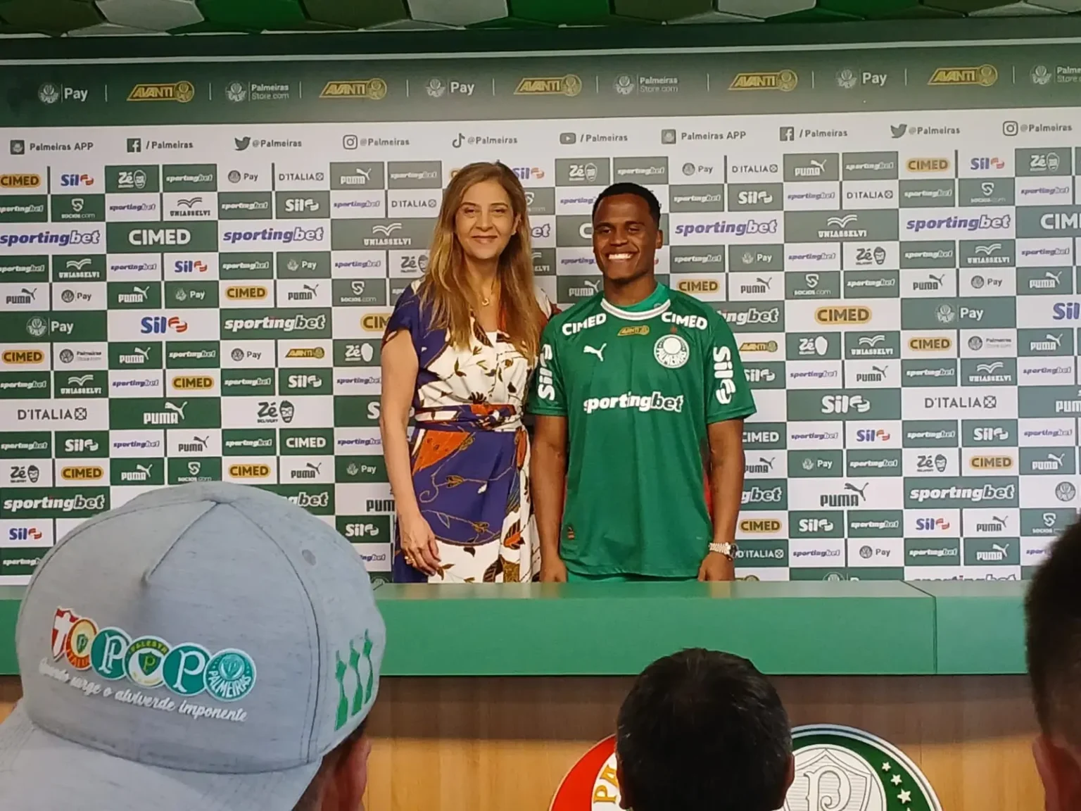 Arias revela respeito pelo Fluminense e justifica ida ao Palmeiras: Vontade de ser campeão Arias revela respeito pelo Fluminense e justifica ida ao Palmeiras: "Vontade de ser campeão"