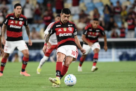 Arrascaeta promete resposta após vaias da torcida do Flamengo: "Vamos responder"