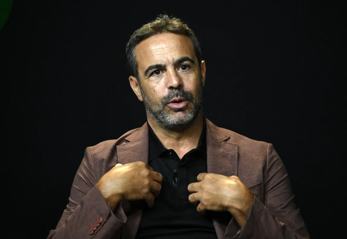 Artur Jorge sinaliza desejo de continuar no Catar, apesar do interesse do Vasco