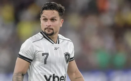 Artur se destaca como camisa 10 e recebe elogios de Martín Anselmi: “Encontrou alguma vantagem”