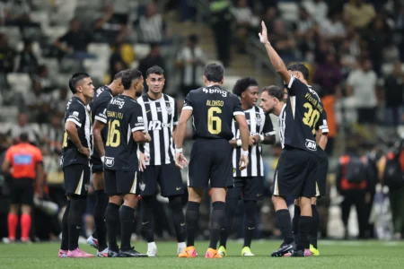 Atlético-MG: Descontrole no jogo e fragilidade defensiva em empate preocupante