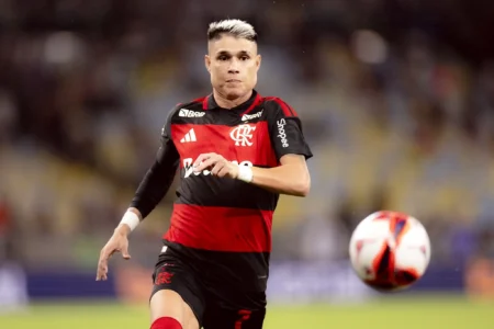 Atlético-MG busca a contratação de Luiz Araújo, mas Flamengo não libera o jogador