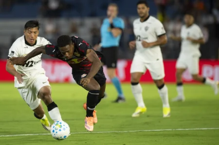 Atlético-MG acende alerta para reforçar defesa em início de temporada