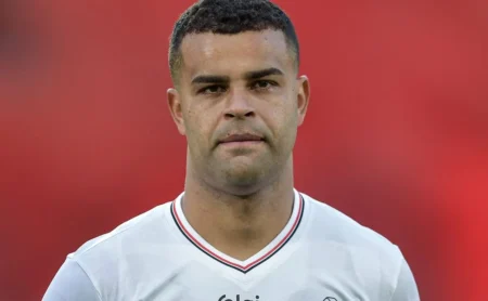 Atualização sobre a contratação de Alisson pelo Santos: negociação é descartada