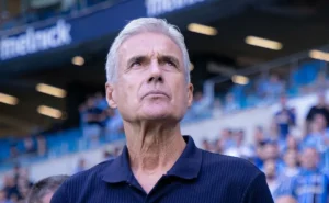 Atuação do Grêmio com Luís Castro não atende às expectativas, mesmo com a vitória