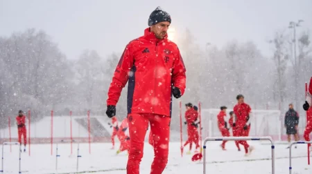 Bayern de Munique treina sob forte nevasca: veja os bastidores