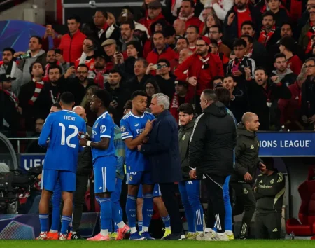 Benfica identifica autores de atos racistas contra Vini Jr., informa jornal Benfica identifica autores de atos racistas contra Vini Jr., informa jornal