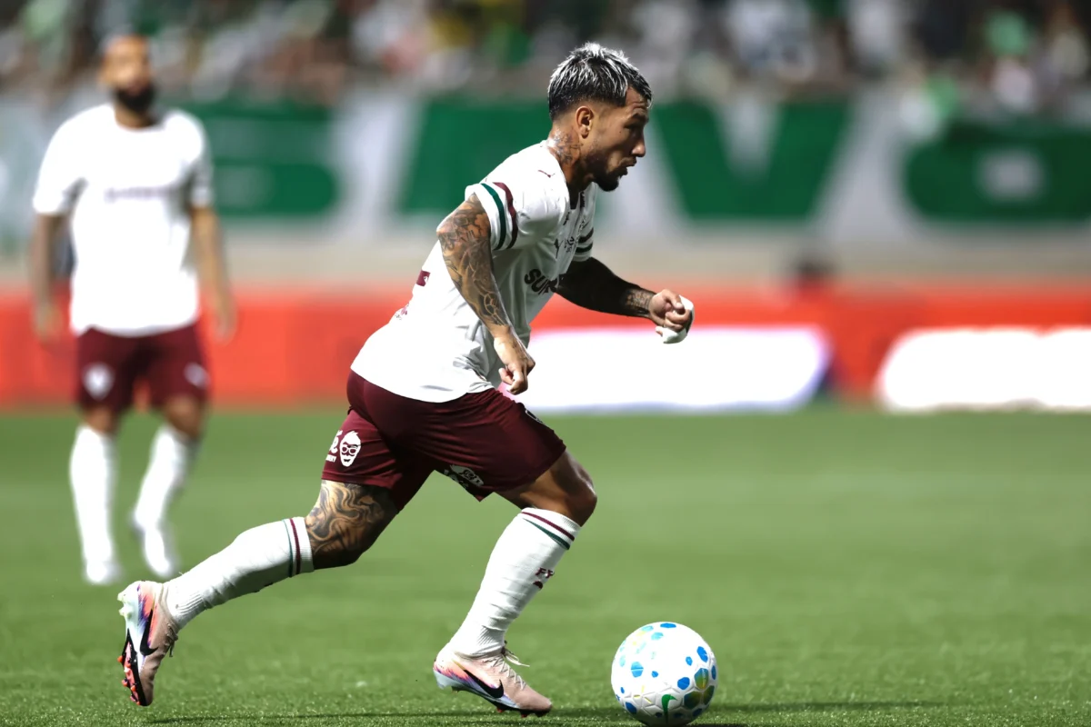 Bernal: Fluminense terá desfalque por aproximadamente um mês; Lucho está liberado Bernal: Fluminense terá desfalque por aproximadamente um mês; Lucho está liberado