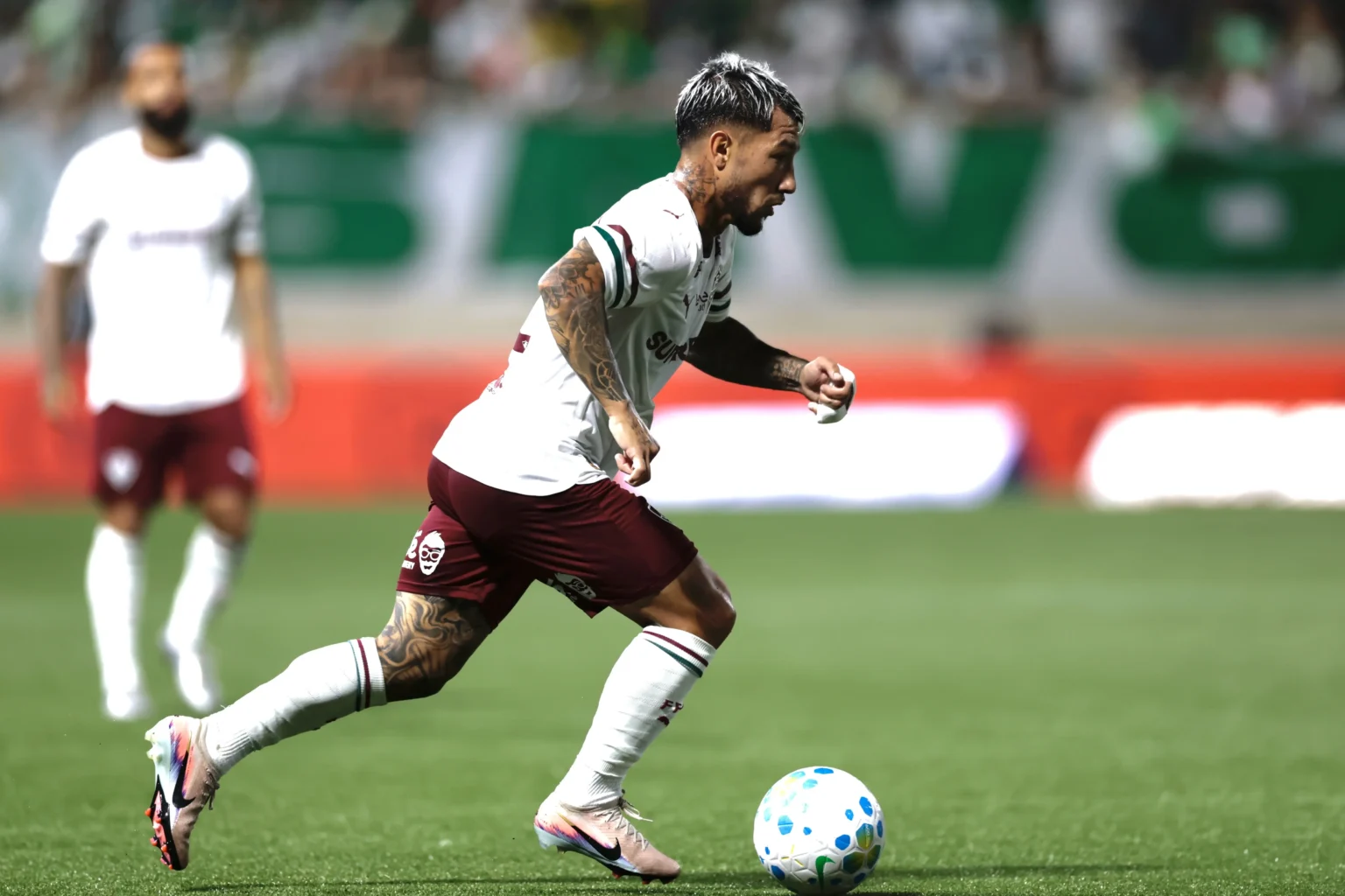 Bernal: Fluminense terá desfalque por aproximadamente um mês; Lucho está liberado