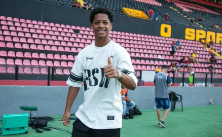 Botafogo acerta verbalmente com Zé Lucas e segue em negociação por Cristian Medina