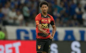 Botafogo busca Medina, enfrenta revés e agora tem Zé Lucas na mira