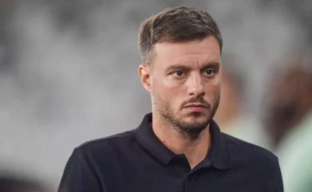 Botafogo: Bastos retorna à zaga e Danilo é relacionado para o jogo contra o Flamengo Botafogo: Bastos retorna à zaga e Danilo é relacionado para o jogo contra o Flamengo