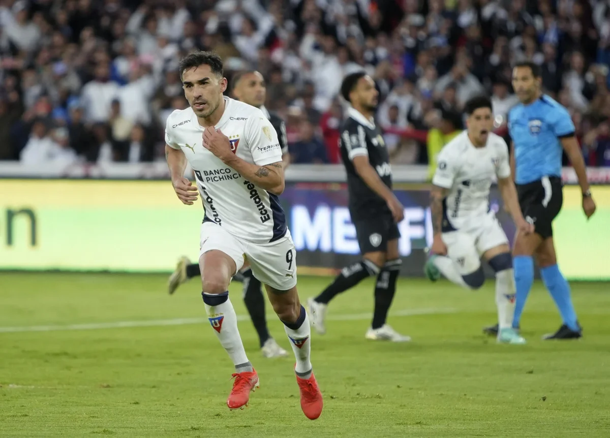 Botafogo busca superar desafio da altitude após eliminação para a LDU