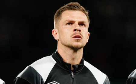 Botafogo desiste de Bernardo Schappo e prioriza Lucas Fasson na zaga, informa jornalista