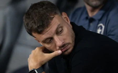 Botafogo enfrenta pressão da FERJ para mudar lista de relacionados contra o Vasco no Carioca