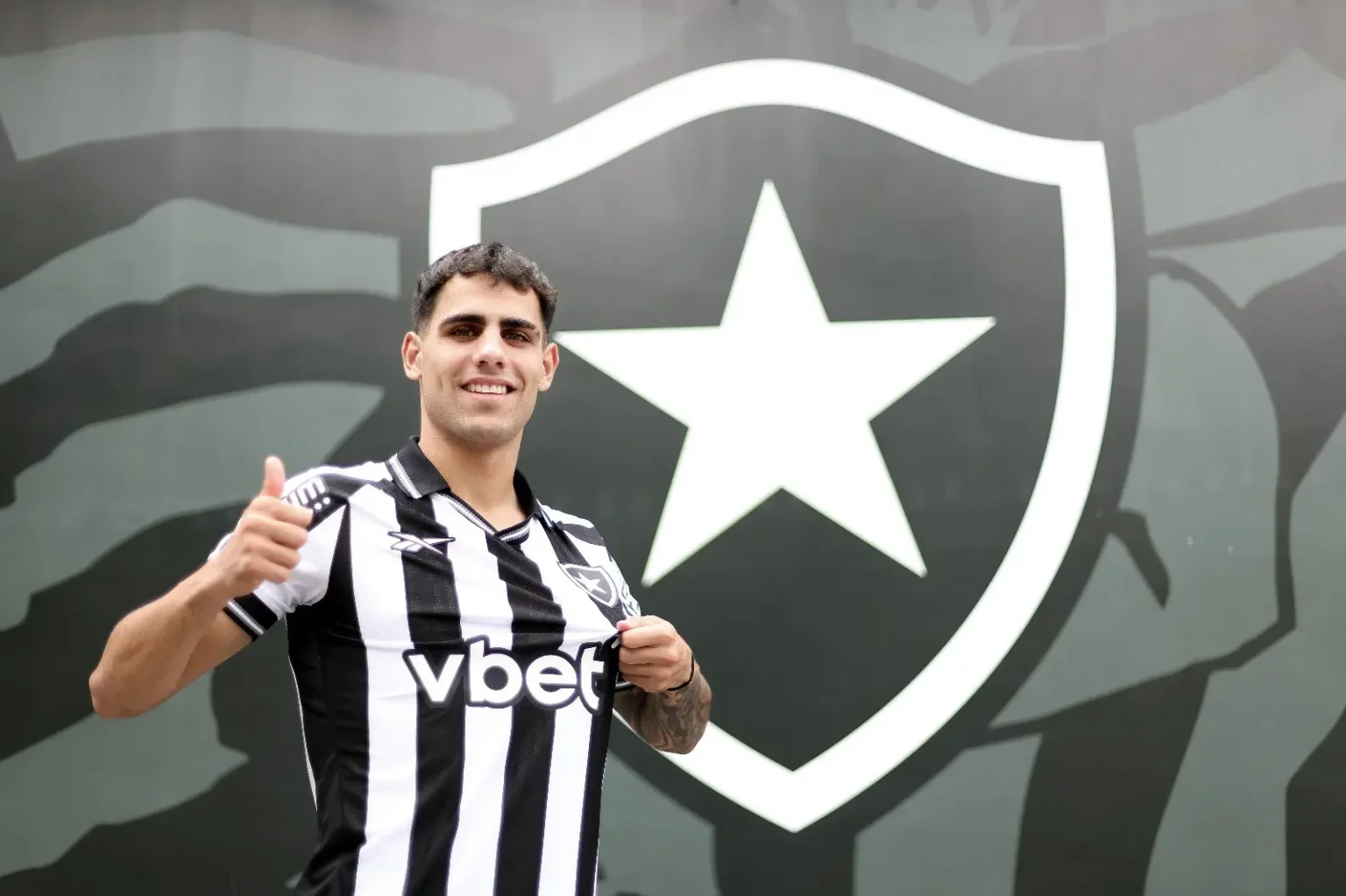 Botafogo, livre do ban de transferências, espera reforços contra o Fluminense Botafogo, livre do ban de transferências, espera reforços contra o Fluminense