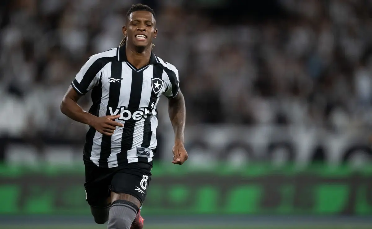 Botafogo mantém Danilo e resiste a ofertas pelo volante, que se tornou ídolo da torcida Botafogo mantém Danilo e resiste a ofertas pelo volante, que se tornou ídolo da torcida